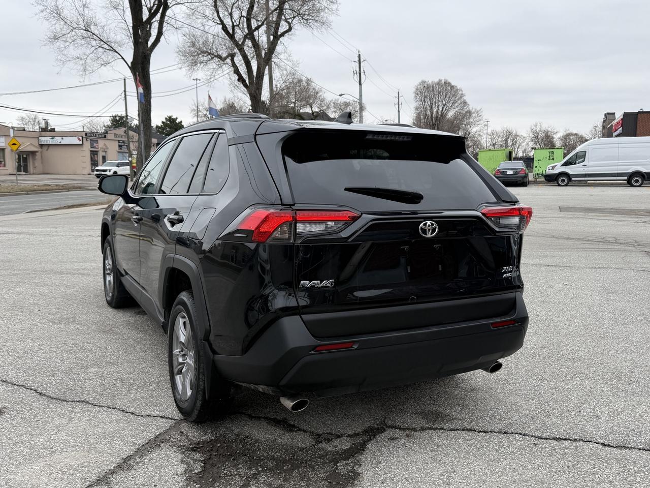 2024 Toyota RAV4 XLE l AWD l Toyota Warranty l 2.5 l 4Cyl l Sunroof Photo