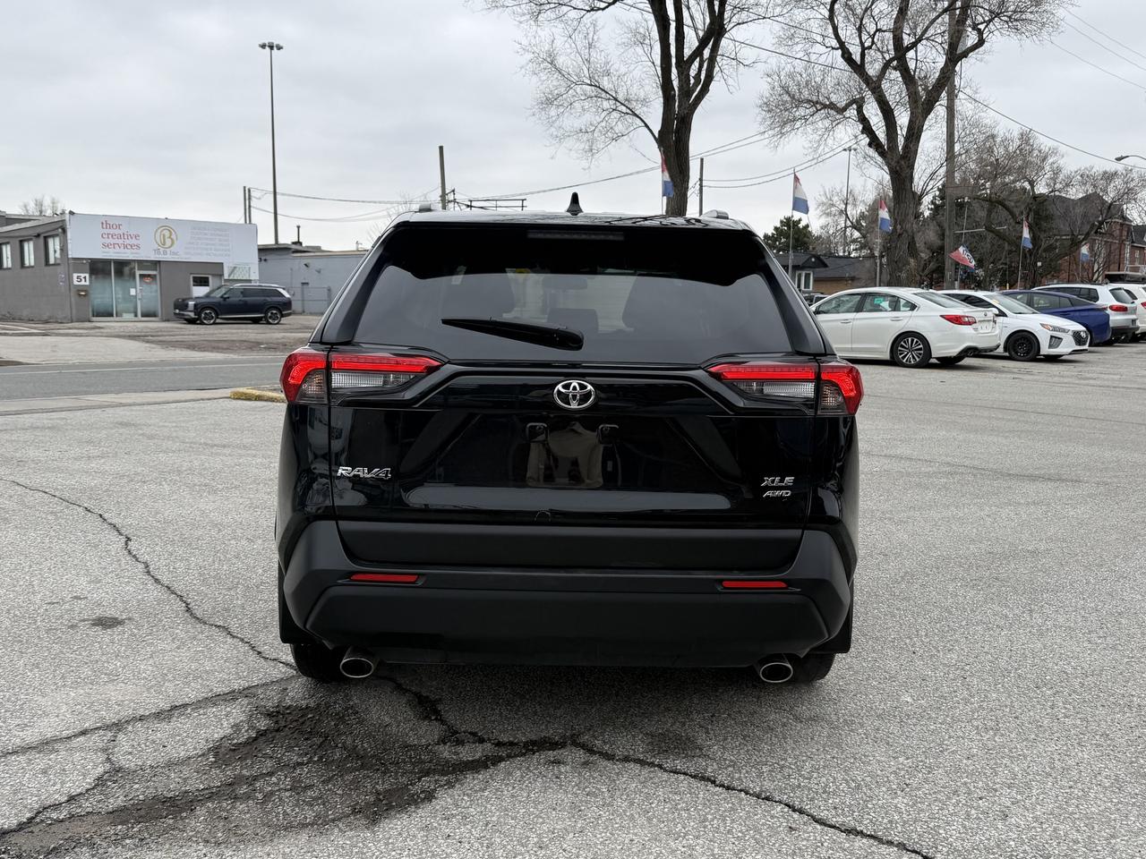 2024 Toyota RAV4 XLE l AWD l Toyota Warranty l 2.5 l 4Cyl l Sunroof Photo