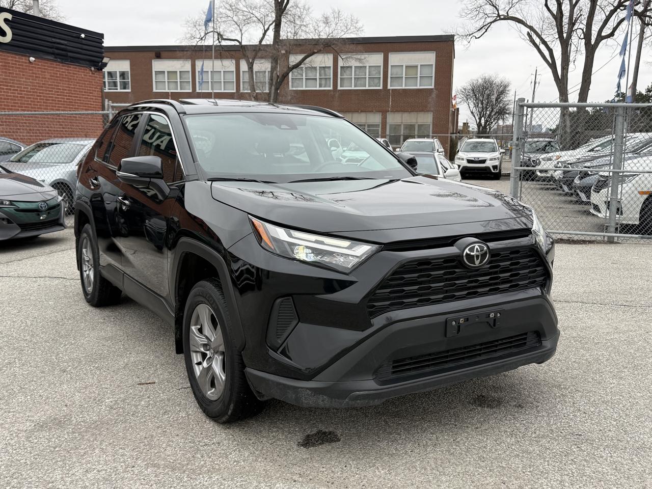 2024 Toyota RAV4 XLE l AWD l Toyota Warranty l 2.5 l 4Cyl l Sunroof Photo