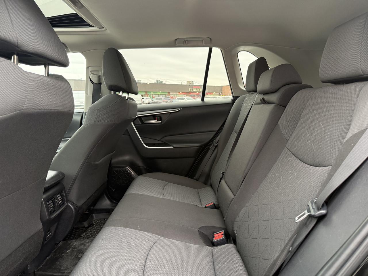 2024 Toyota RAV4 XLE l AWD l Toyota Warranty l 2.5 l 4Cyl l Sunroof Photo