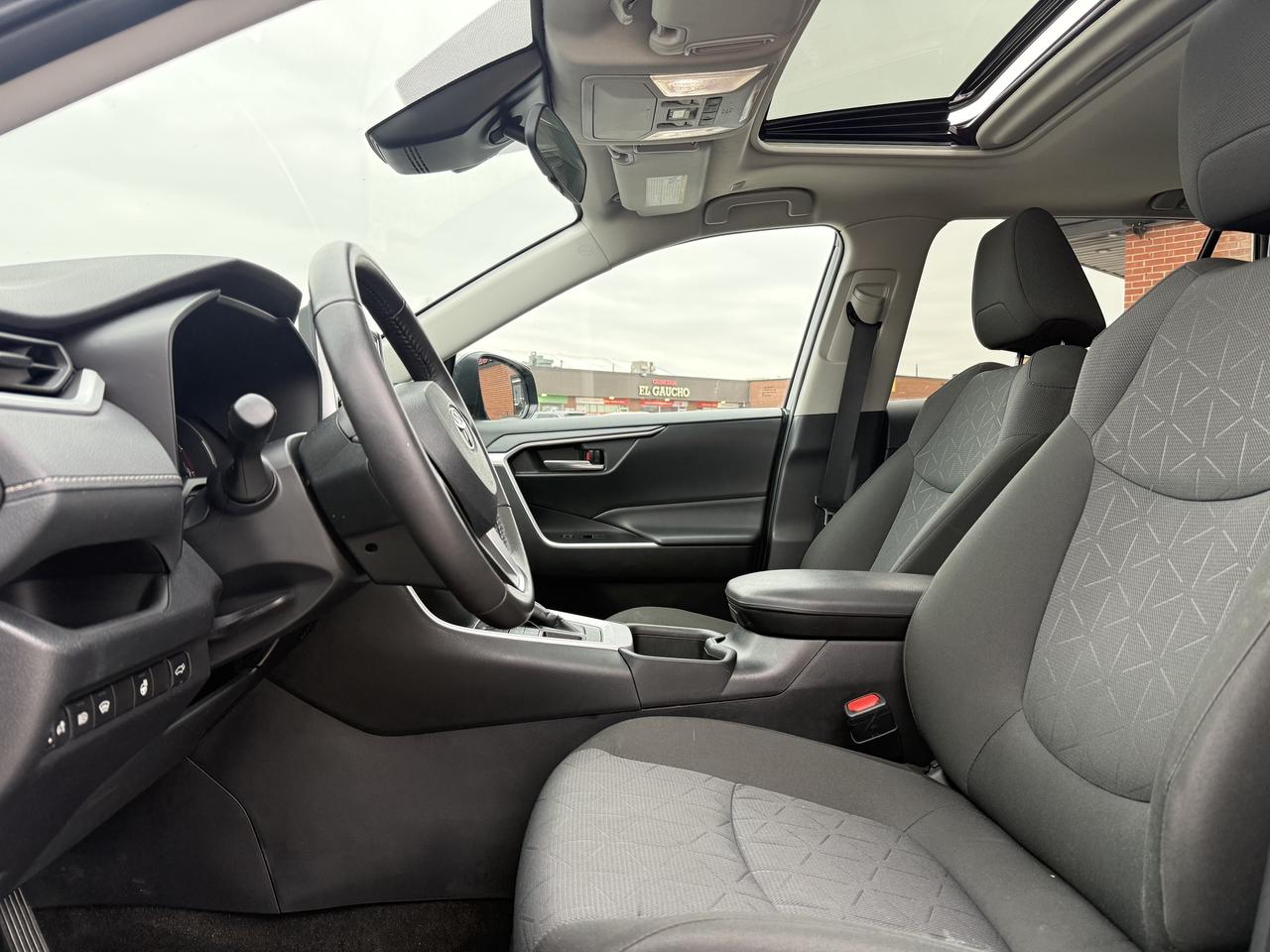 2024 Toyota RAV4 XLE l AWD l Toyota Warranty l 2.5 l 4Cyl l Sunroof Photo