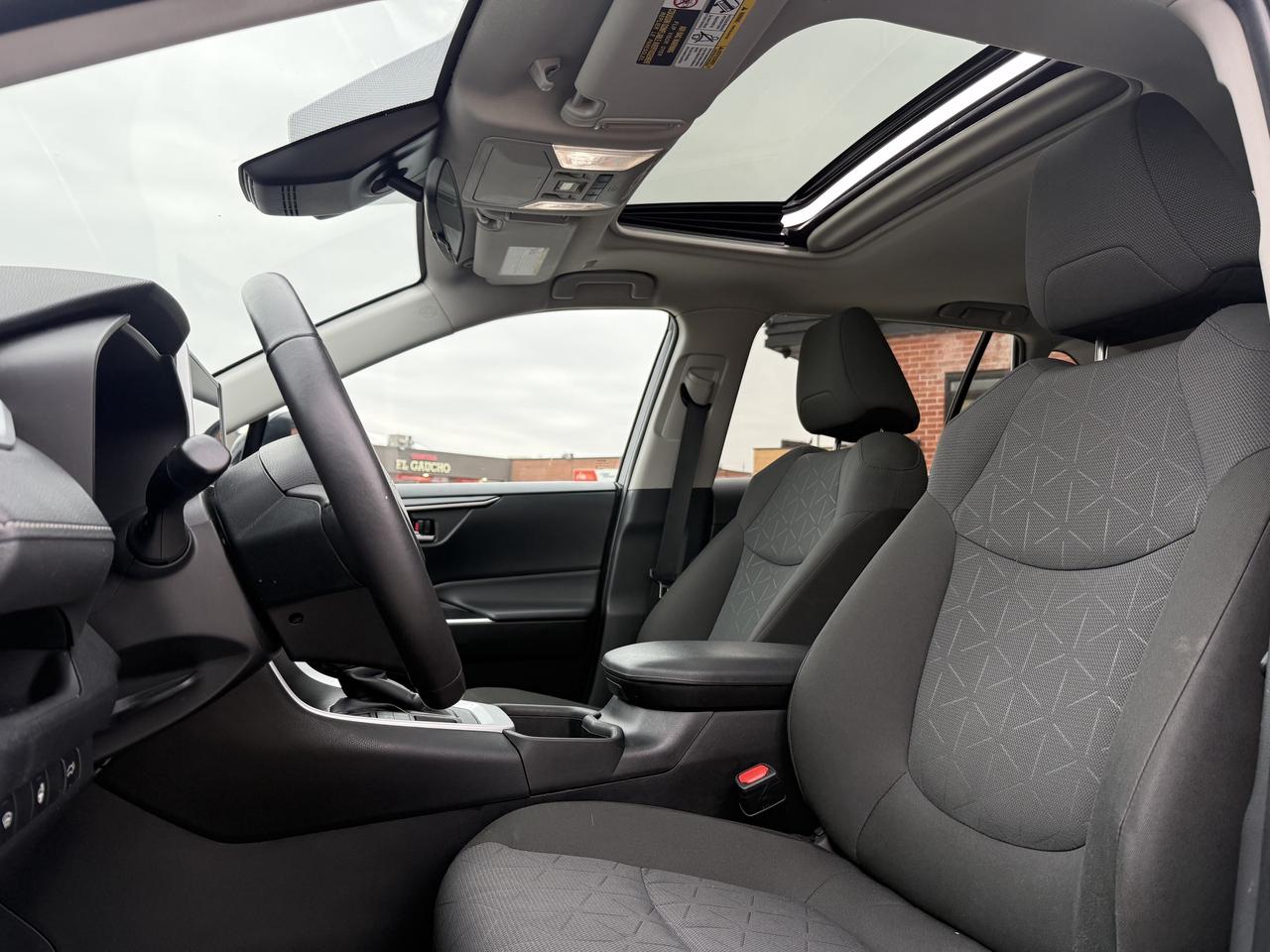 2024 Toyota RAV4 XLE l AWD l Toyota Warranty l 2.5 l 4Cyl l Sunroof Photo