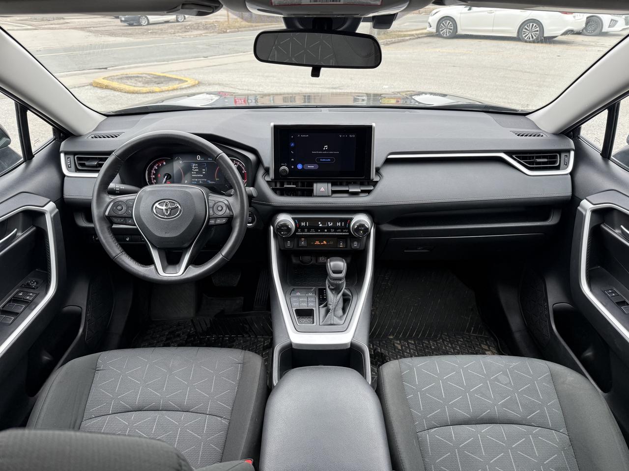 2024 Toyota RAV4 XLE l AWD l Toyota Warranty l 2.5 l 4Cyl l Sunroof Photo