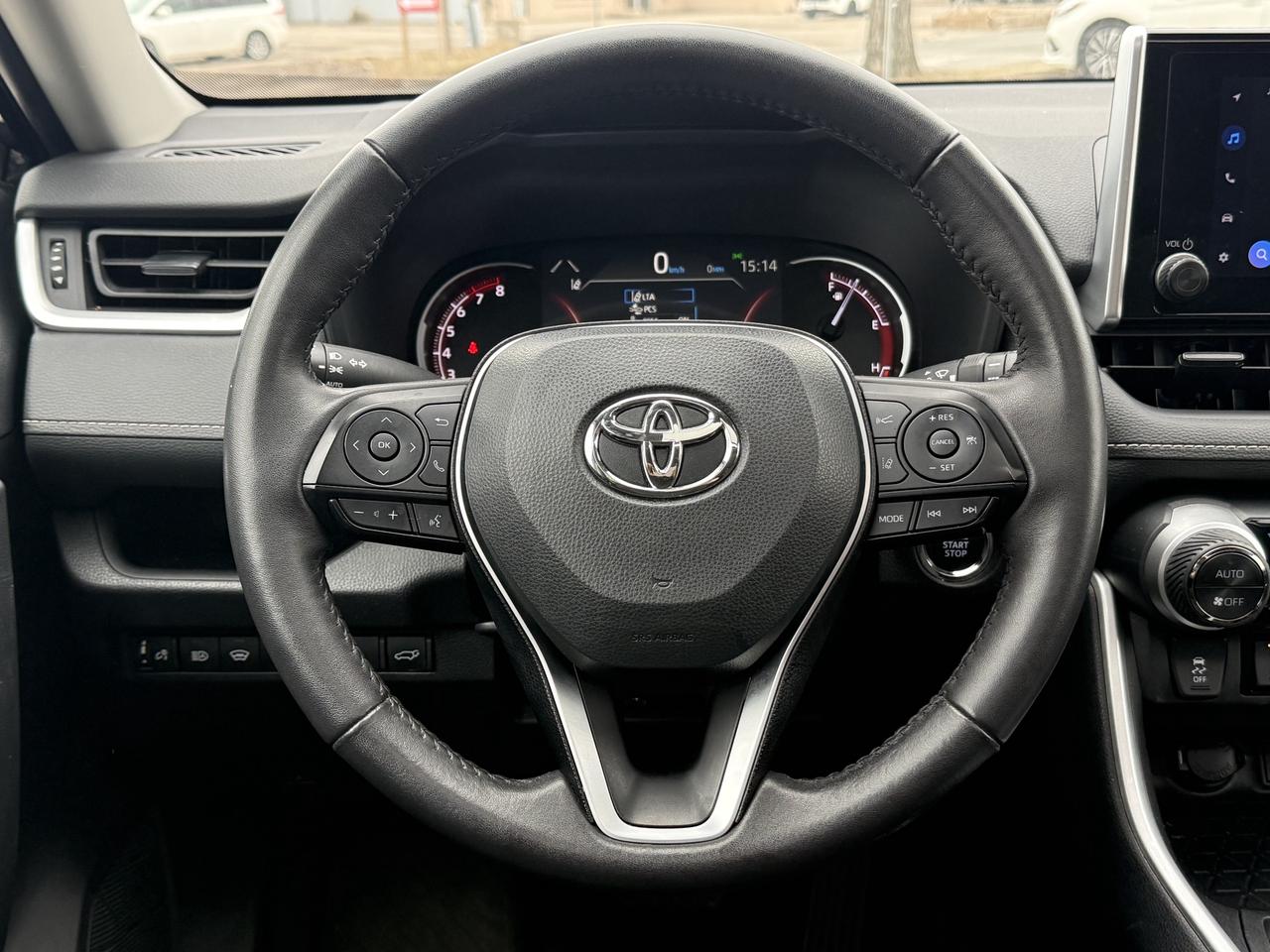 2024 Toyota RAV4 XLE l AWD l Toyota Warranty l 2.5 l 4Cyl l Sunroof Photo