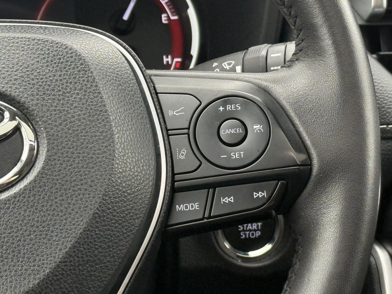 2024 Toyota RAV4 XLE l AWD l Toyota Warranty l 2.5 l 4Cyl l Sunroof Photo