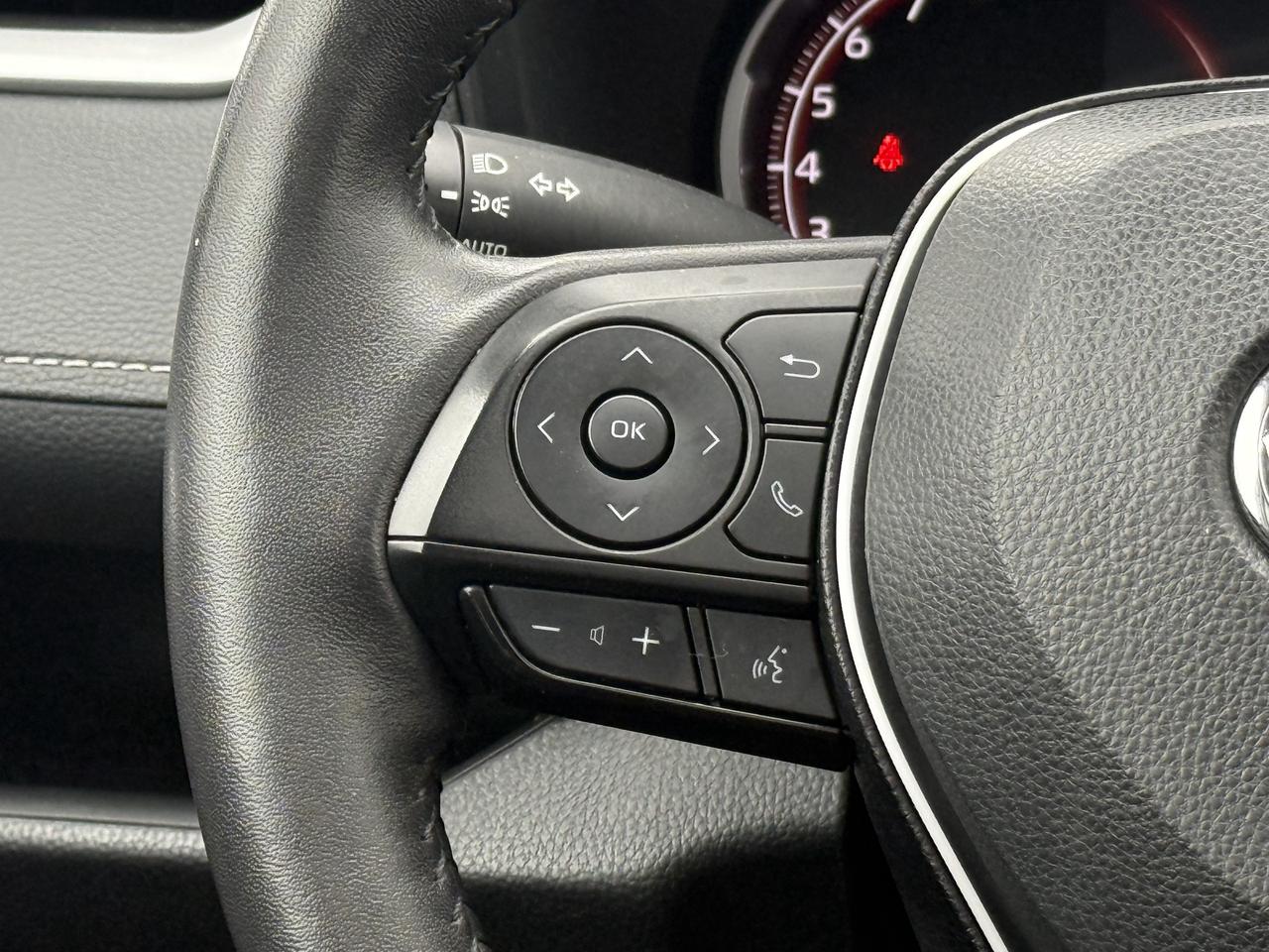 2024 Toyota RAV4 XLE l AWD l Toyota Warranty l 2.5 l 4Cyl l Sunroof Photo