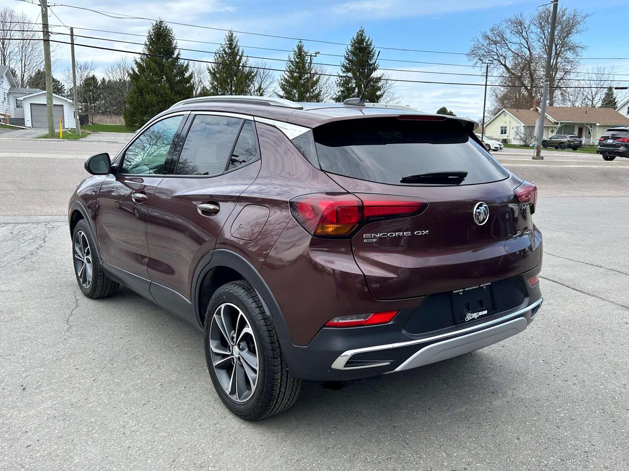 2023 Buick Encore GX ESSENCE/LEATHER/BACK UP CAM/HEATED SEATS Photo