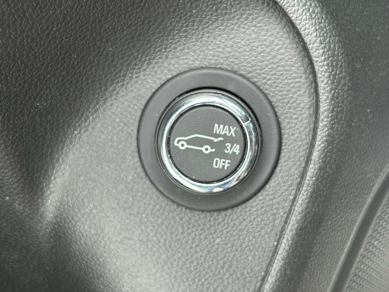 2023 Buick Encore GX ESSENCE/LEATHER/BACK UP CAM/HEATED SEATS Photo