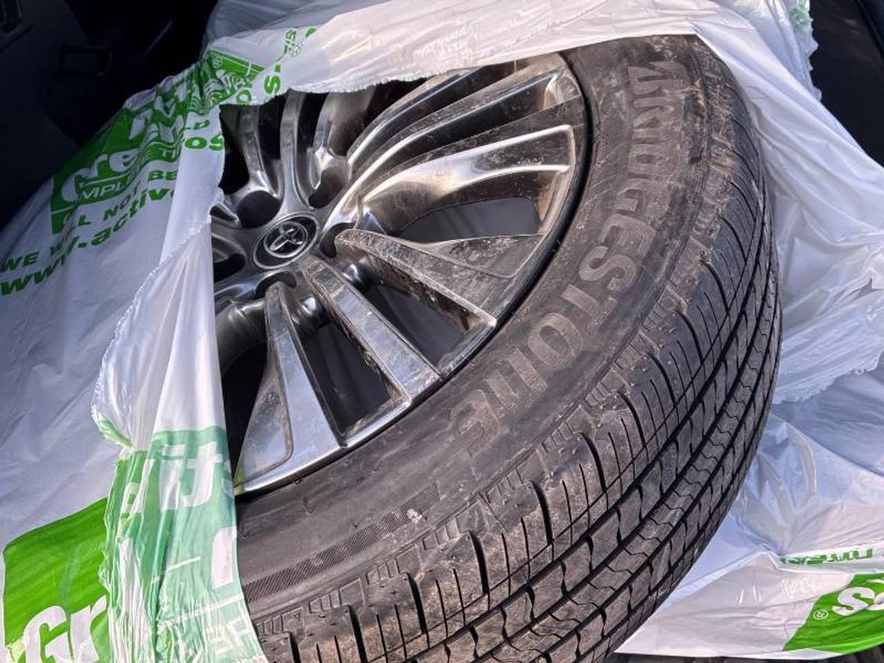 2021 Toyota Venza Toyota Warranty l Limited l Hybrid l AWD l 1 Owner Photo