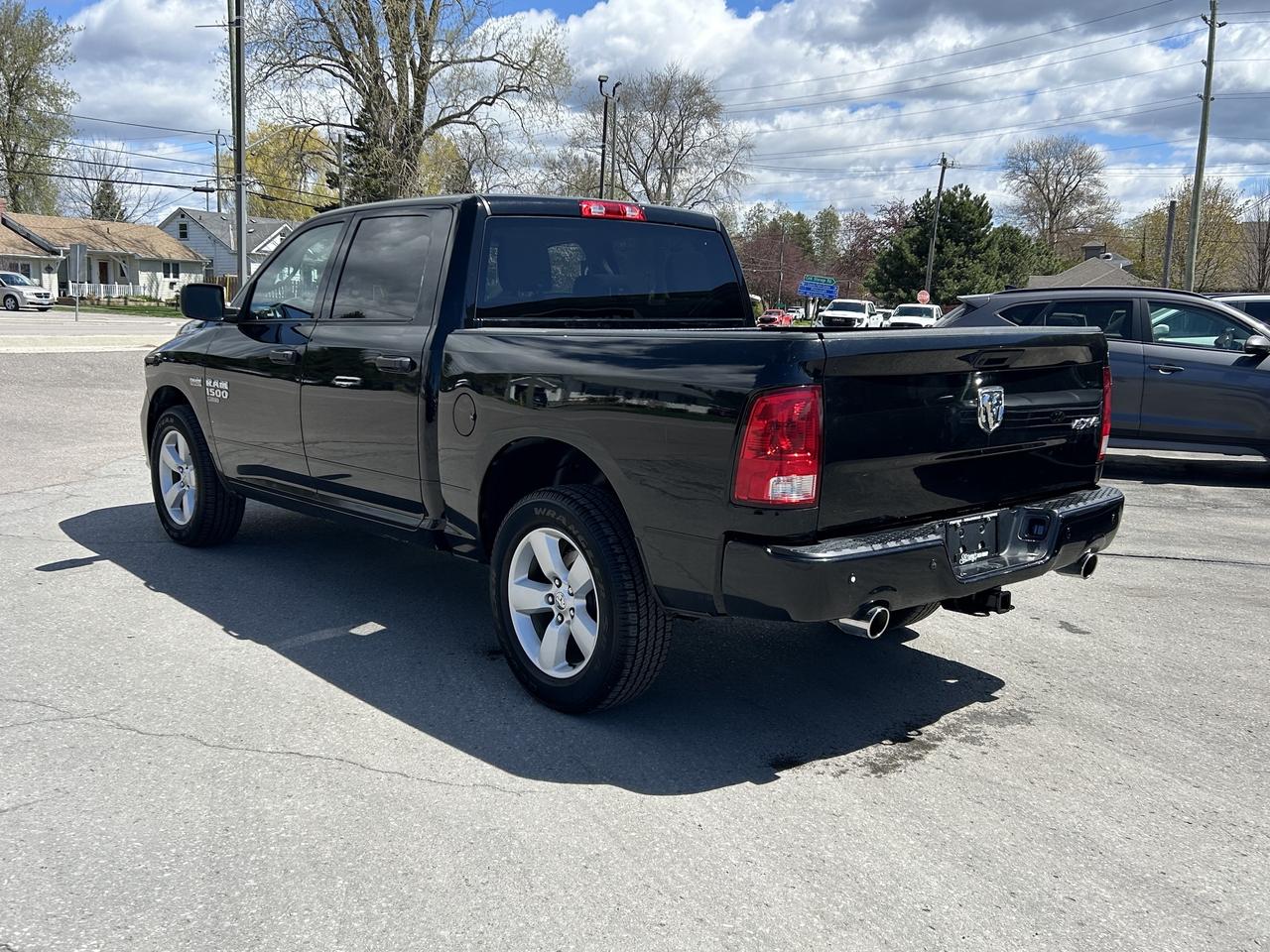 2022 RAM 1500 EXPRESS/BACK UP CAM/4X4 CALL PICTON 613-476-2188 Photo