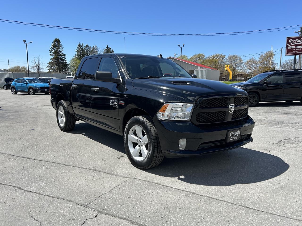 2022 RAM 1500 EXPRESS/BACK UP CAM/4X4 CALL PICTON 613-476-2188 Photo