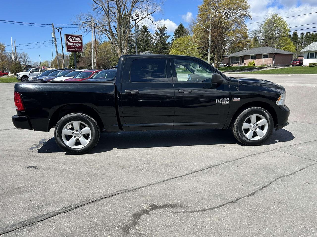 2022 RAM 1500 EXPRESS/BACKUP CAM/4X4 **CALL BELLEVILLE** Photo