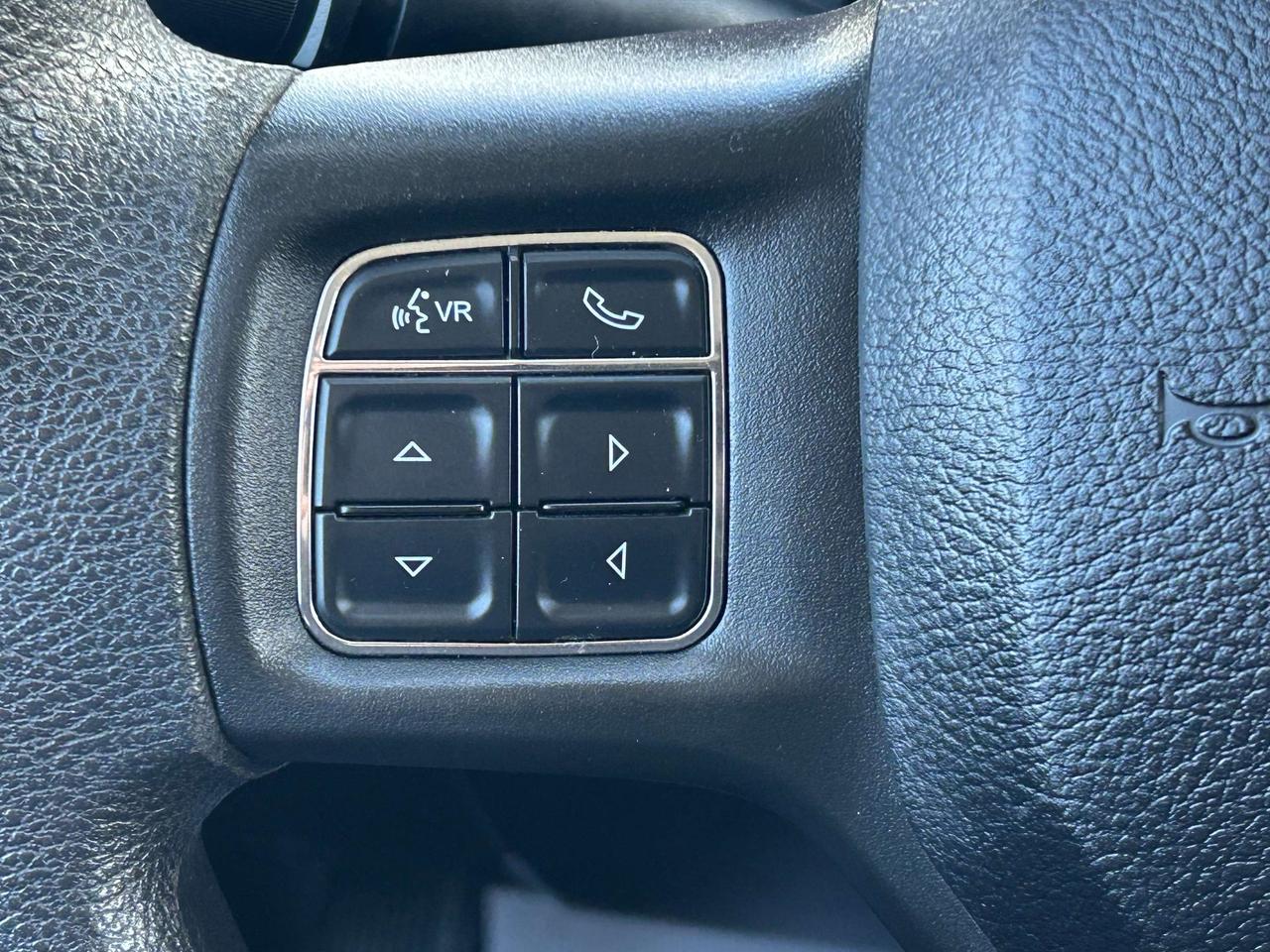2022 RAM 1500 EXPRESS/BACKUP CAM/4X4 **CALL BELLEVILLE** Photo