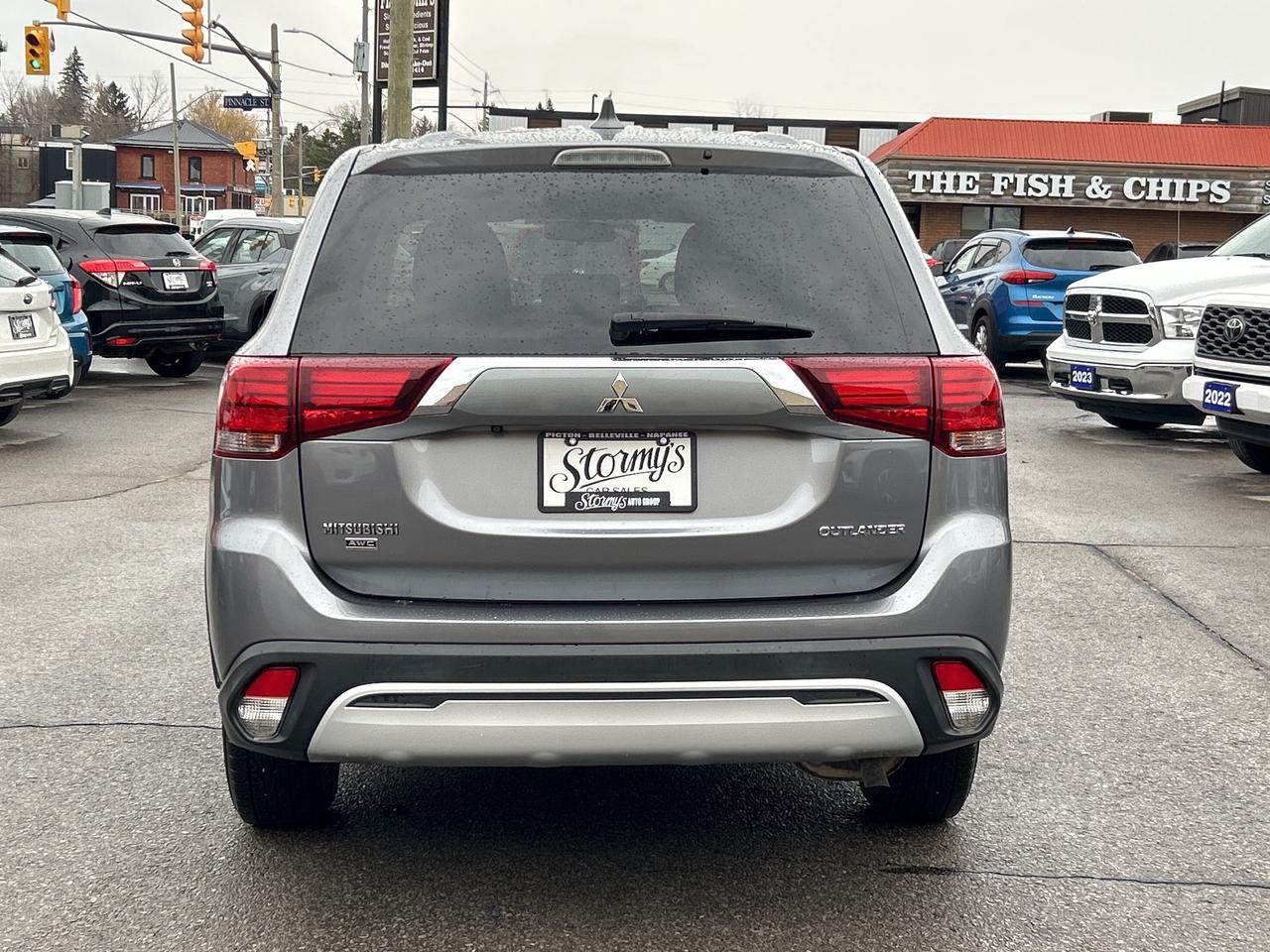 2019 Mitsubishi Outlander ES AWD CALL BELLEVILLE 613-961-8848 Photo