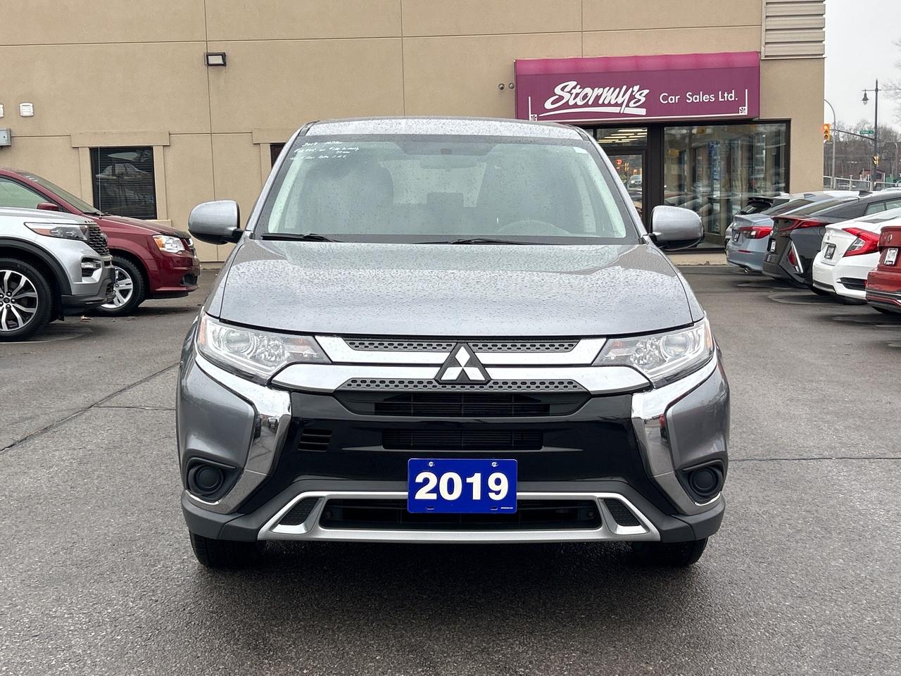 2019 Mitsubishi Outlander ES AWD CALL BELLEVILLE 613-961-8848 Photo
