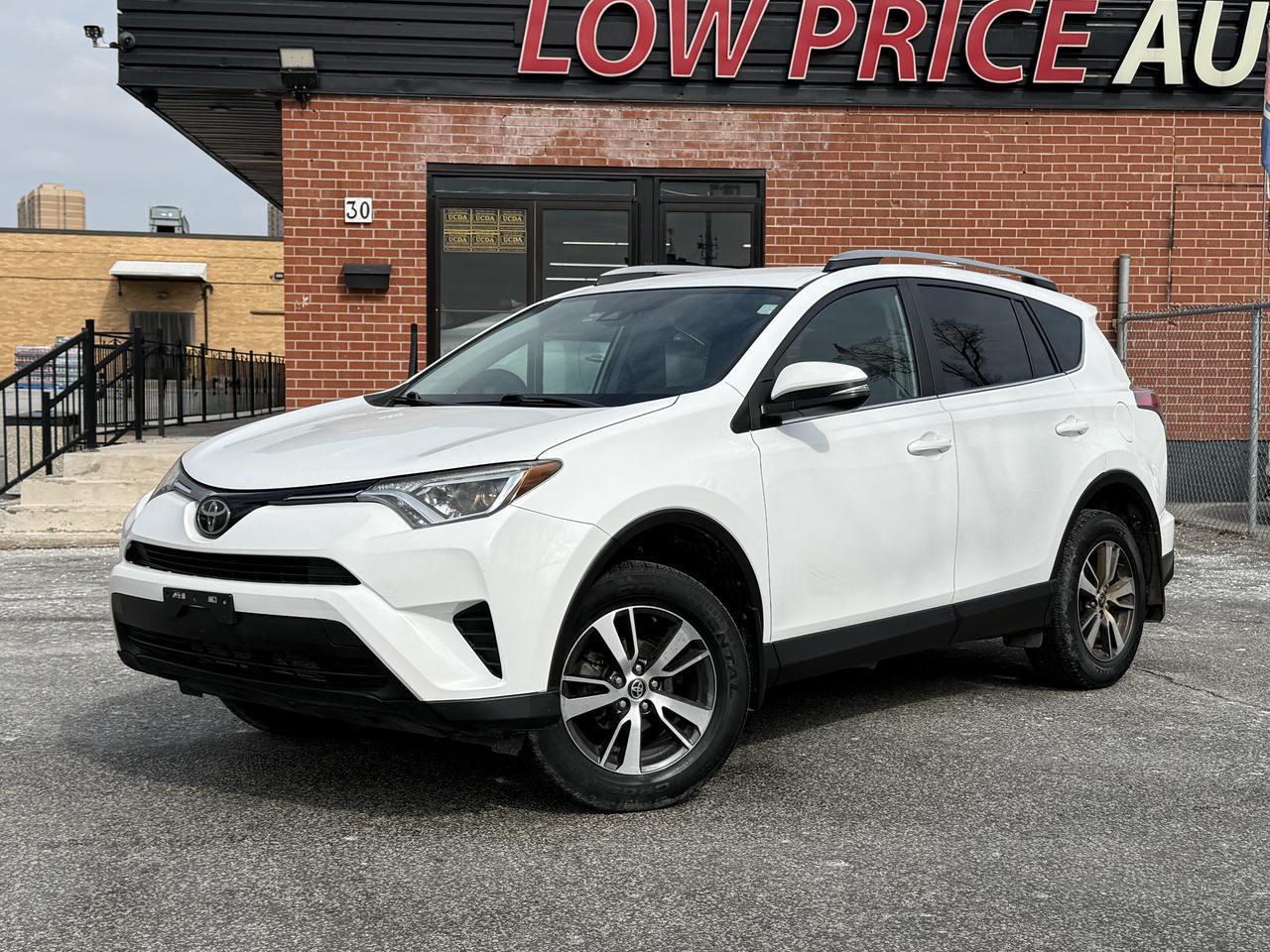 2018 Toyota RAV4 LE l 2.5i l FWD l 22 Toyota Service Records l 4Cyl Photo
