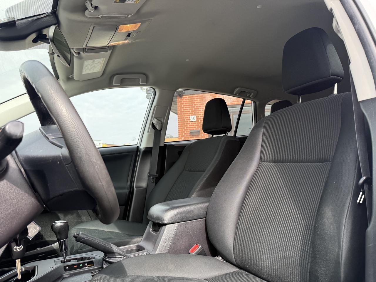 2018 Toyota RAV4 LE l 2.5i l FWD l 22 Toyota Service Records l 4Cyl Photo