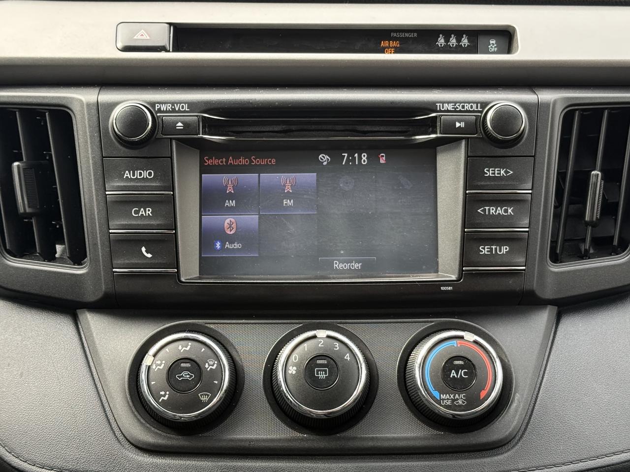 2018 Toyota RAV4 LE l 2.5i l FWD l 22 Toyota Service Records l 4Cyl Photo