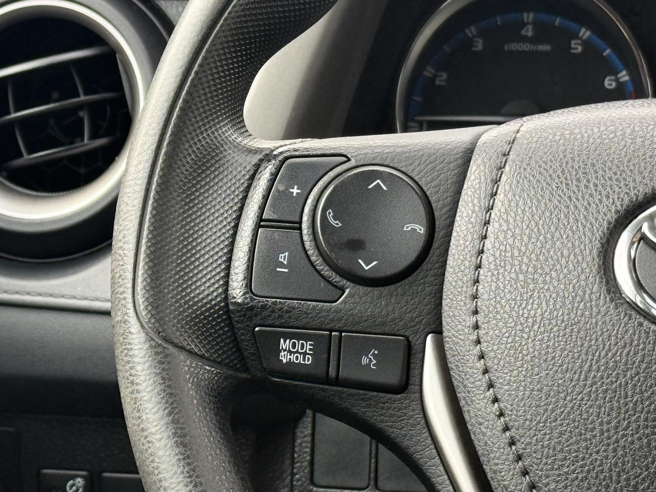 2018 Toyota RAV4 LE l 2.5i l FWD l 22 Toyota Service Records l 4Cyl Photo