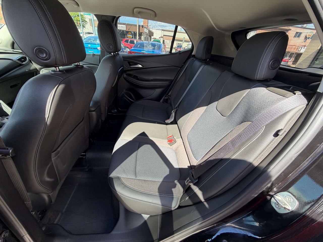 2021 Buick Encore Preferred CALL NAPANEE 613-354-2100 Photo