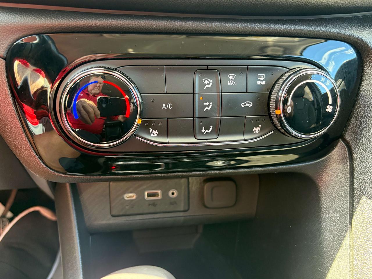 2021 Buick Encore Preferred CALL NAPANEE 613-354-2100 Photo