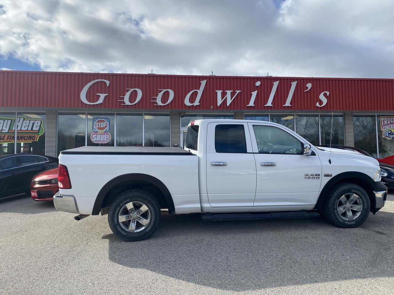 2015 RAM 1500 QUAD CAB, RWD, CLEAN CARFAX, REMOTE START! Photo