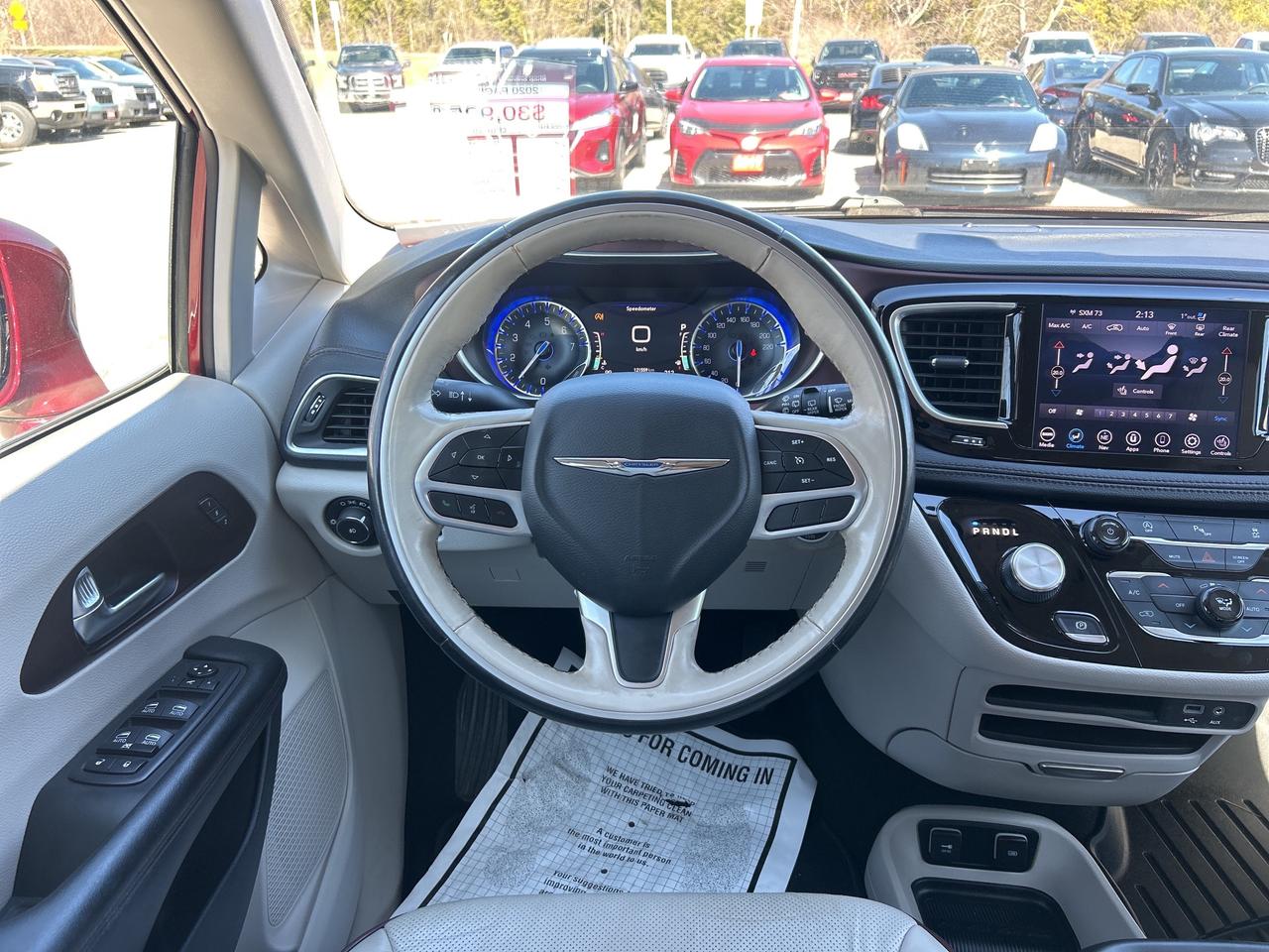 2020 Chrysler Pacifica 8 PASSENGER, LIMITED! POWER SLIDING DOORS! Photo