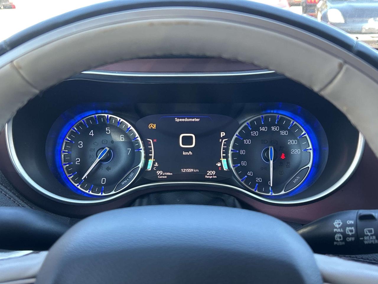 2020 Chrysler Pacifica 8 PASSENGER, LIMITED! POWER SLIDING DOORS! Photo