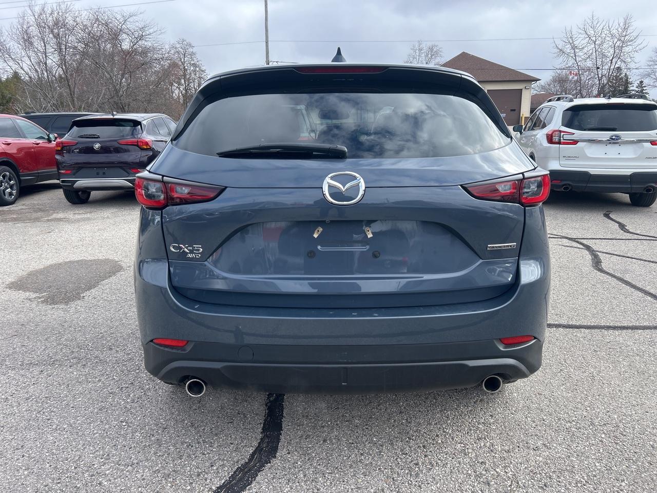 2023 Mazda CX-5 PREMIUM, AWD, HEATED/ COOLED LEATHER, BACK UP CAM! Photo