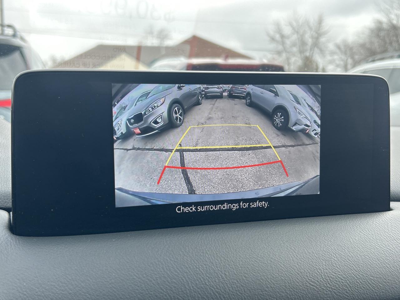 2023 Mazda CX-5 PREMIUM, AWD, HEATED/ COOLED LEATHER, BACK UP CAM! Photo