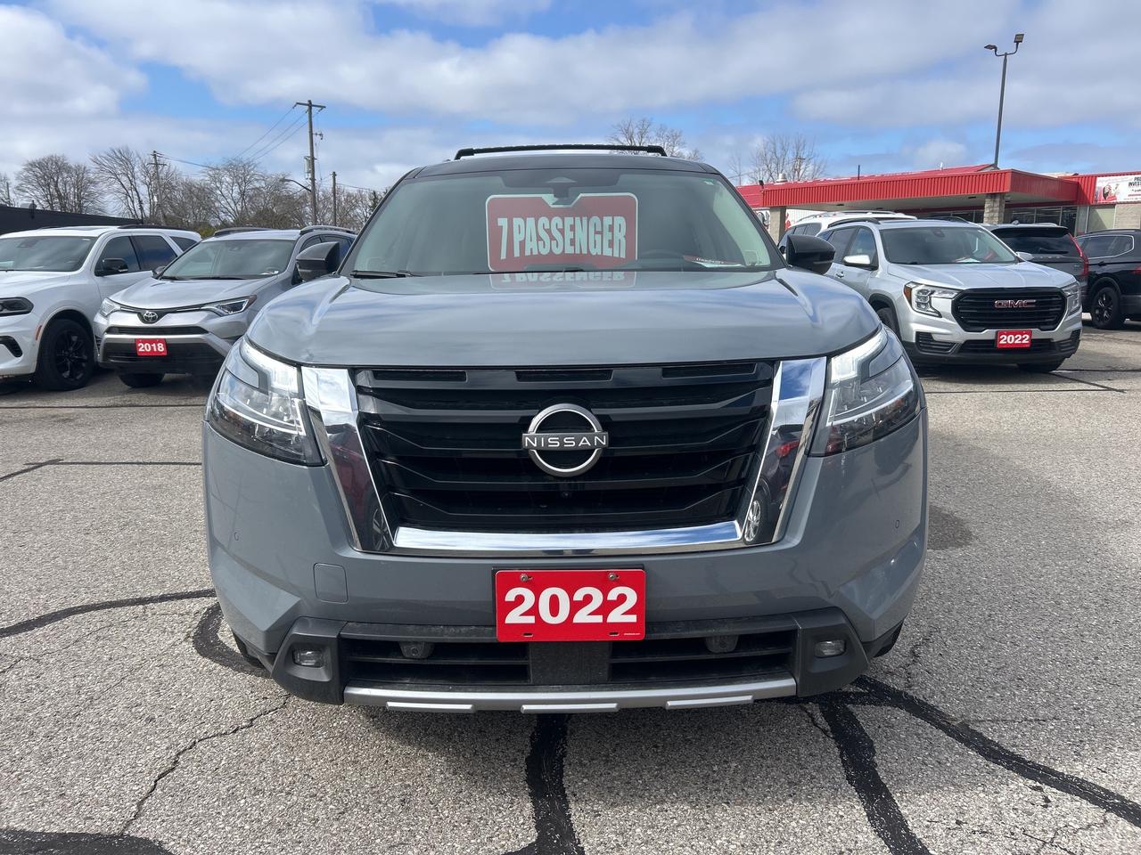 2022 Nissan Pathfinder PLATINUM, AWD, CLEAN CARFAX, 7 PASS, REMOTE START! Photo