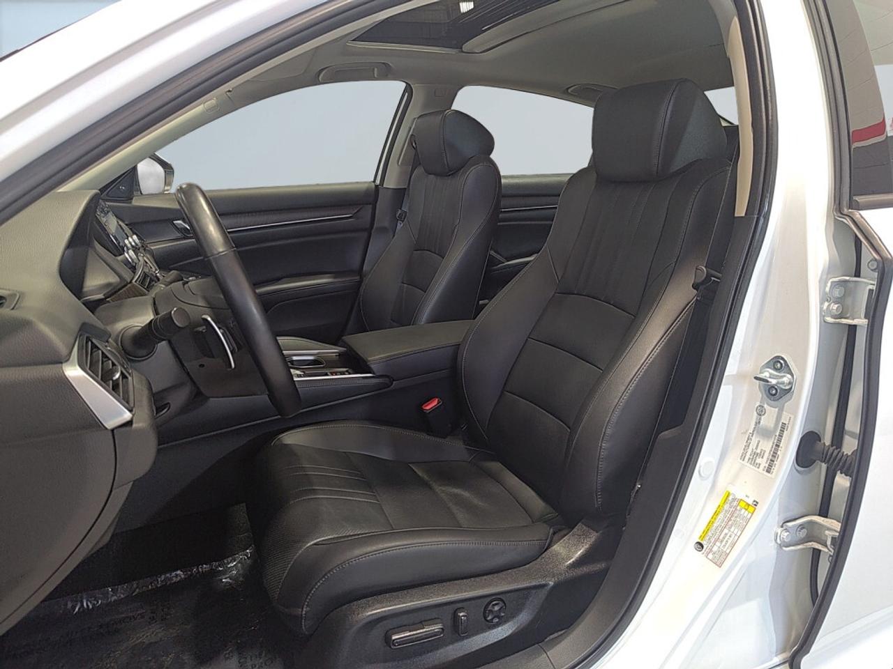 2021 Honda Accord Sedan Touring/NAVI/Leather/Sunroof/Drivve Assist/No acci Photo