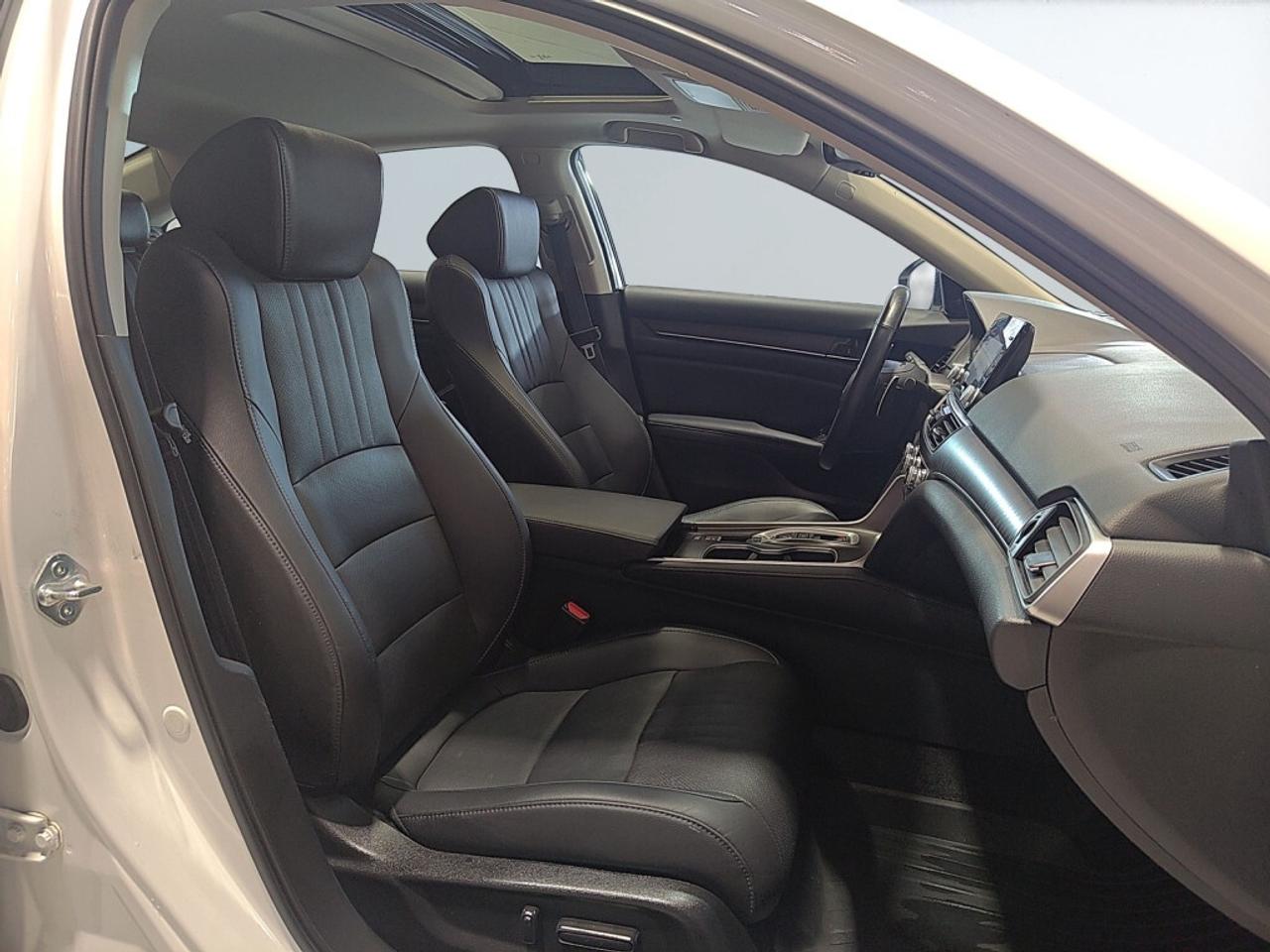 2021 Honda Accord Sedan Touring/NAVI/Leather/Sunroof/Drivve Assist/No acci Photo