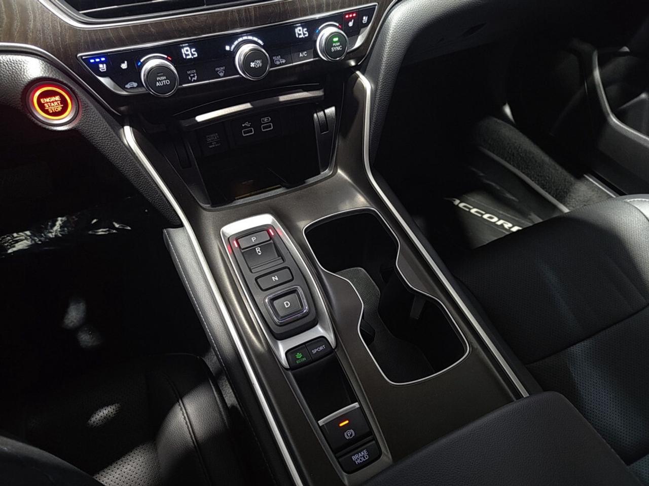 2021 Honda Accord Sedan Touring/NAVI/Leather/Sunroof/Drivve Assist/No acci Photo