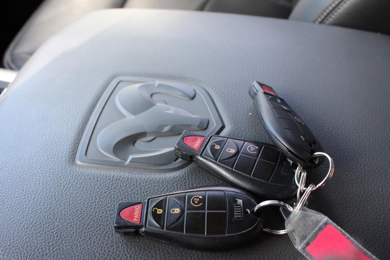 2018 RAM 1500 SLT Crew Cab 4WD Ecodiesel Leather Safety Included Photo