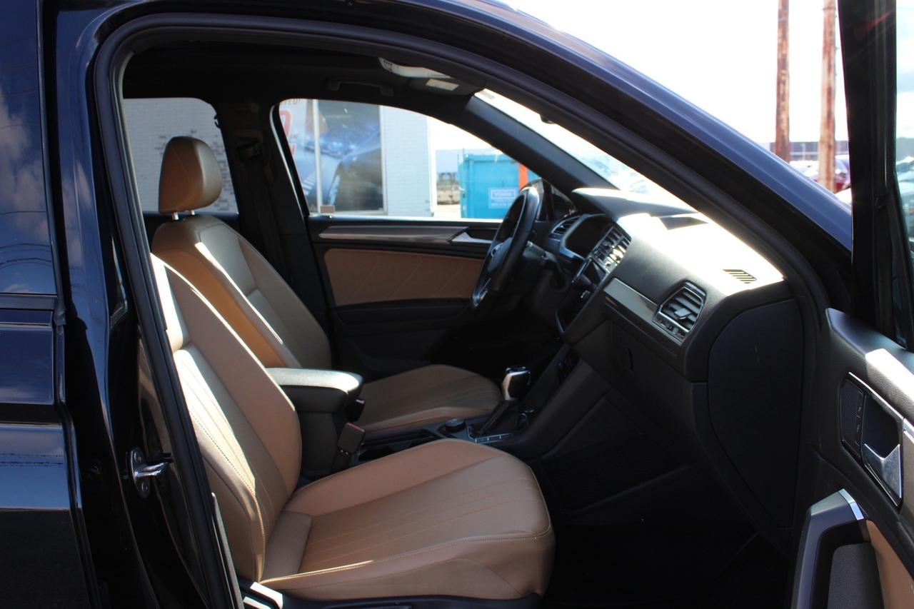 2022 Volkswagen Tiguan Comfortline R-Line Black 4MOTION   No Accident   B Photo