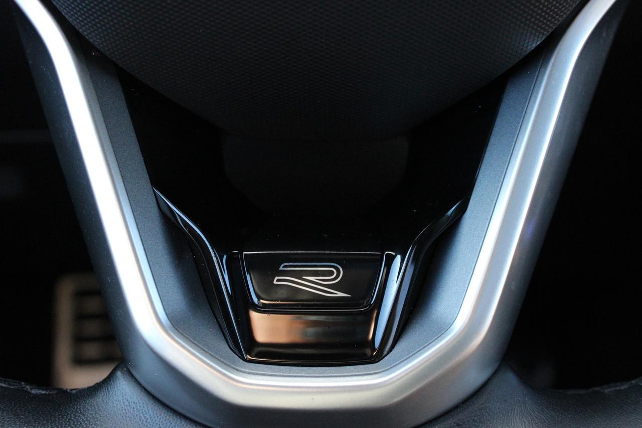 2022 Volkswagen Tiguan Comfortline R-Line Black 4MOTION   No Accident   B Photo