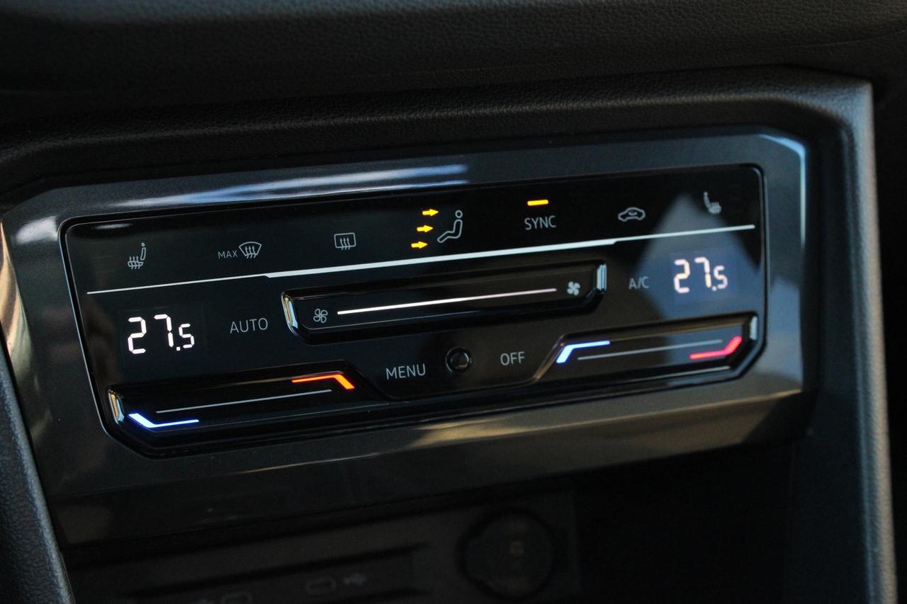 2022 Volkswagen Tiguan Comfortline R-Line Black 4MOTION   No Accident   B Photo