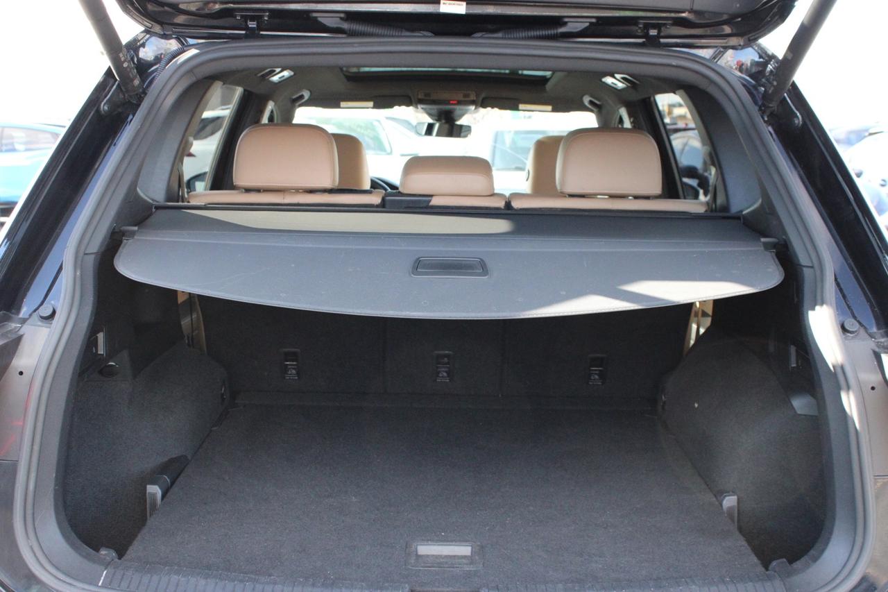 2022 Volkswagen Tiguan Comfortline R-Line Black 4MOTION   No Accident   B Photo