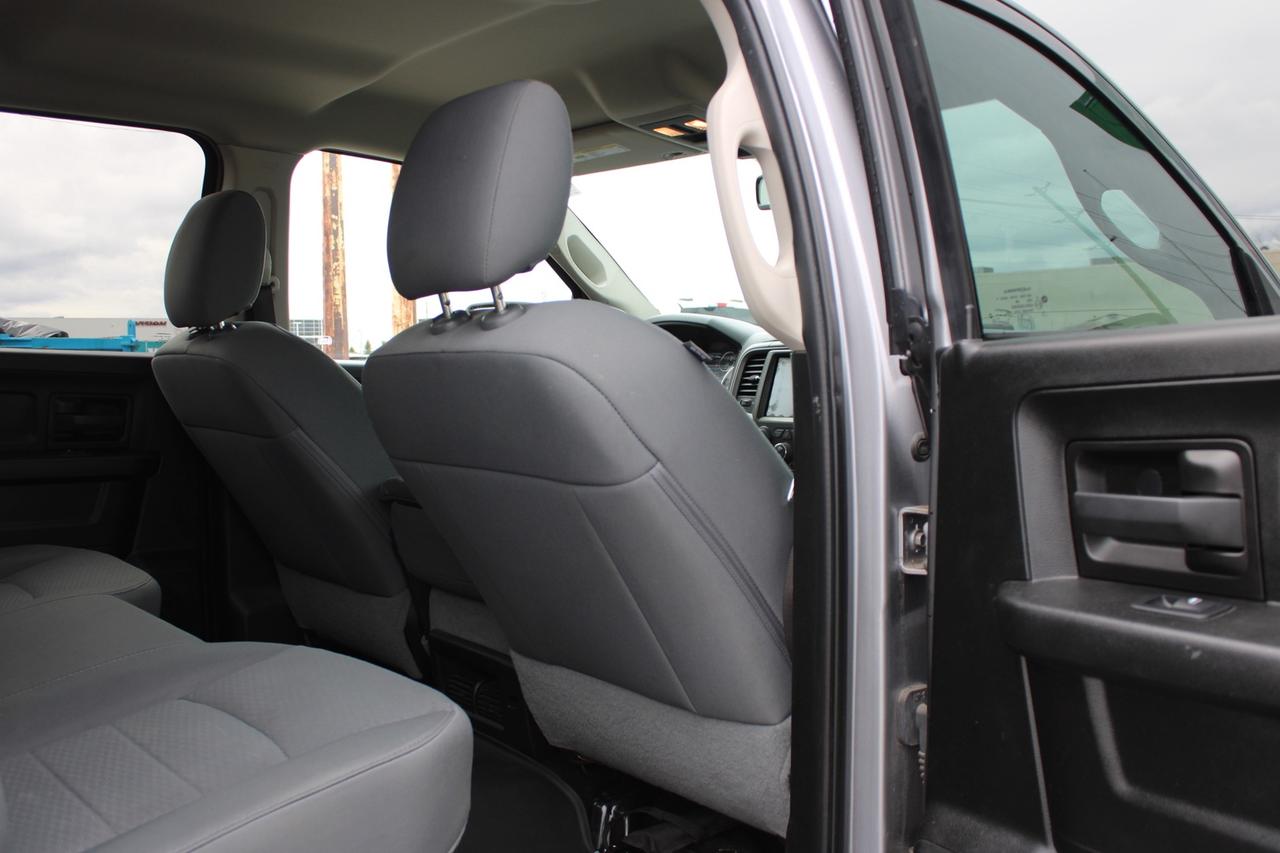 2019 RAM 1500 Classic CLASSIC Crew Cab Ecodiesel 4WD No Accident Photo