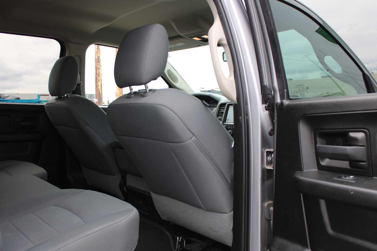 2019 RAM 1500 CLASSIC Crew Cab Ecodiesel 4WD No Accident Photo