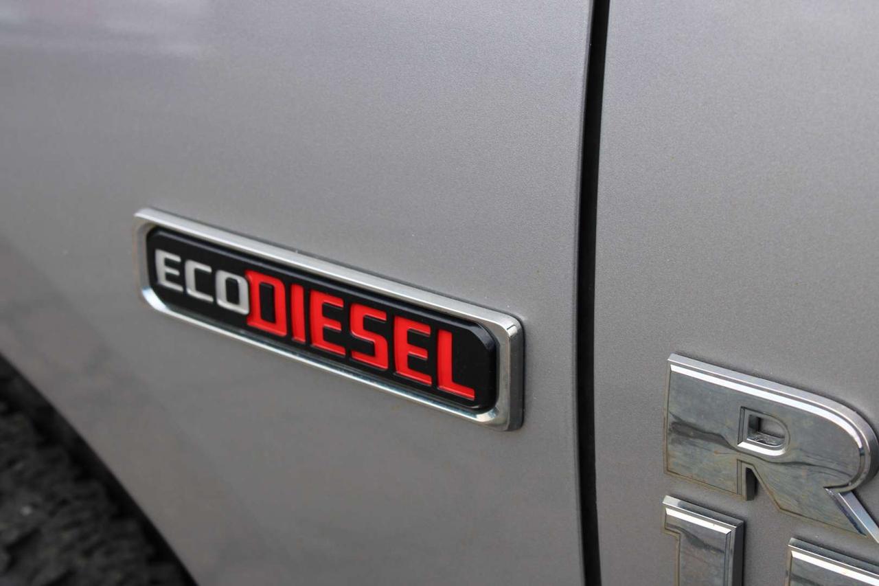 2019 RAM 1500 CLASSIC Crew Cab Ecodiesel 4WD No Accident Photo