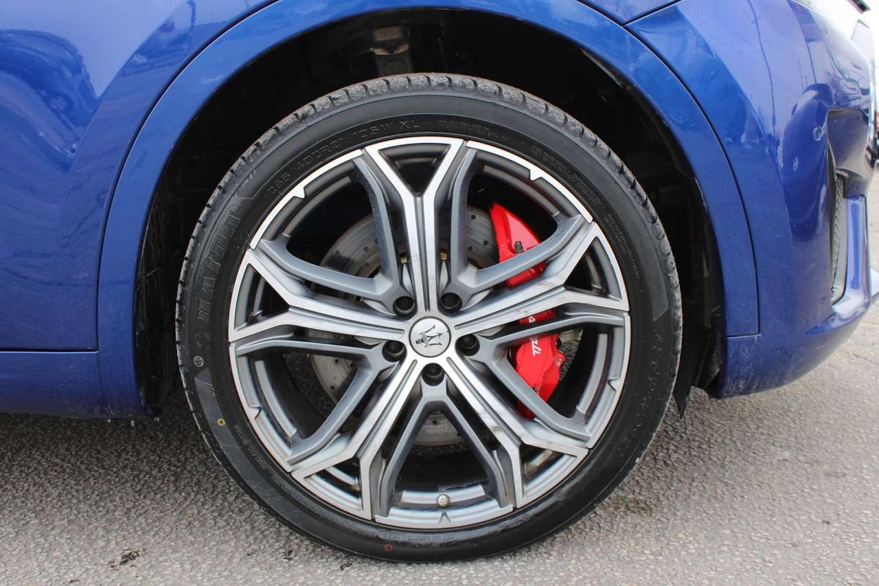 2020 Maserati Levante GTS   No Accident   Ferrari Engine   Clean Carfax   Red Interior Photo