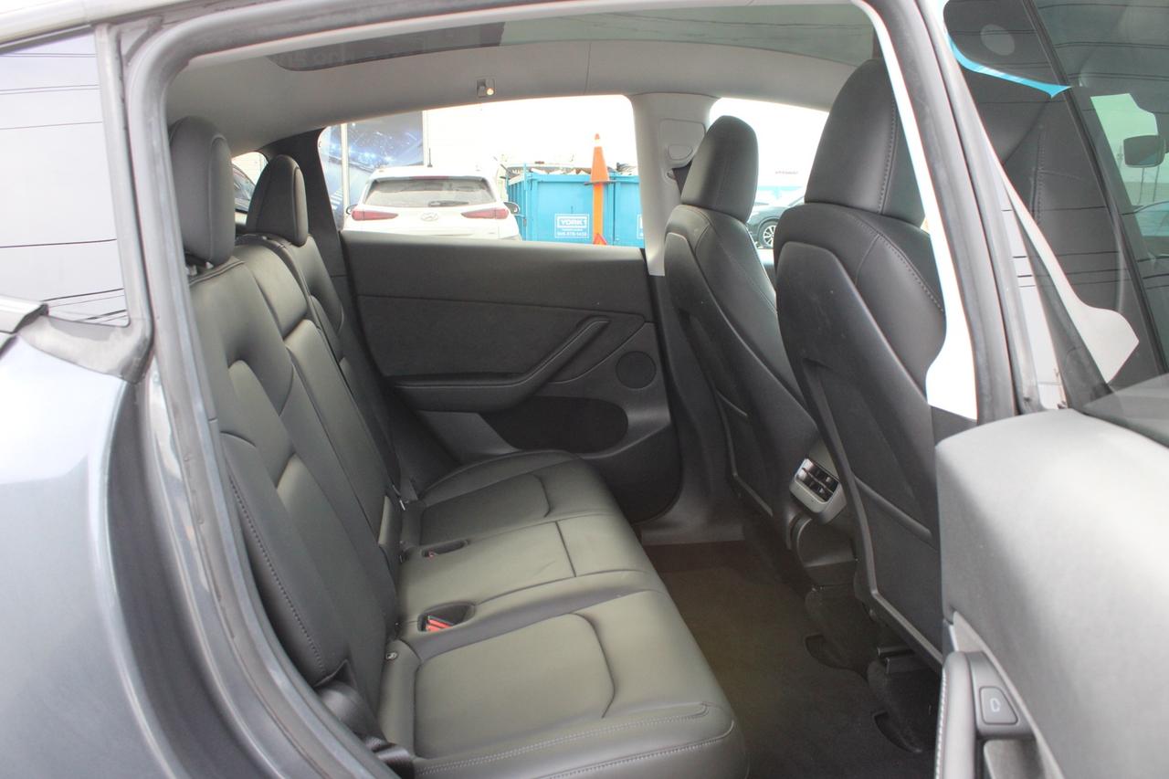 2023 Tesla Model Y No Accident   Clean Carfax   One Owner Photo