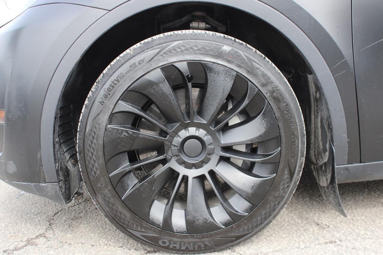 2023 Tesla Model Y No Accident   Clean Carfax   One Owner Photo