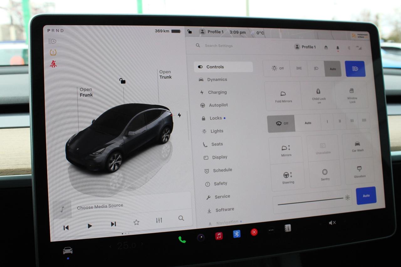 2023 Tesla Model Y No Accident   Clean Carfax   One Owner Photo