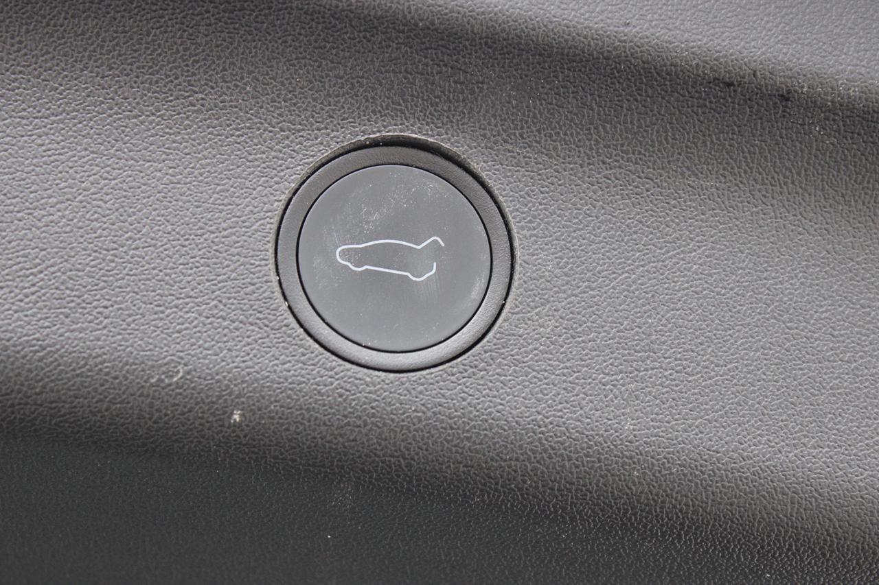 2023 Tesla Model Y No Accident   Clean Carfax   One Owner Photo