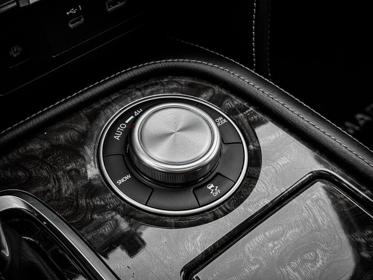 2024 Nissan Armada Platinum   SUNROOF   HEATED LEATHER   BOSE AUDIO Photo