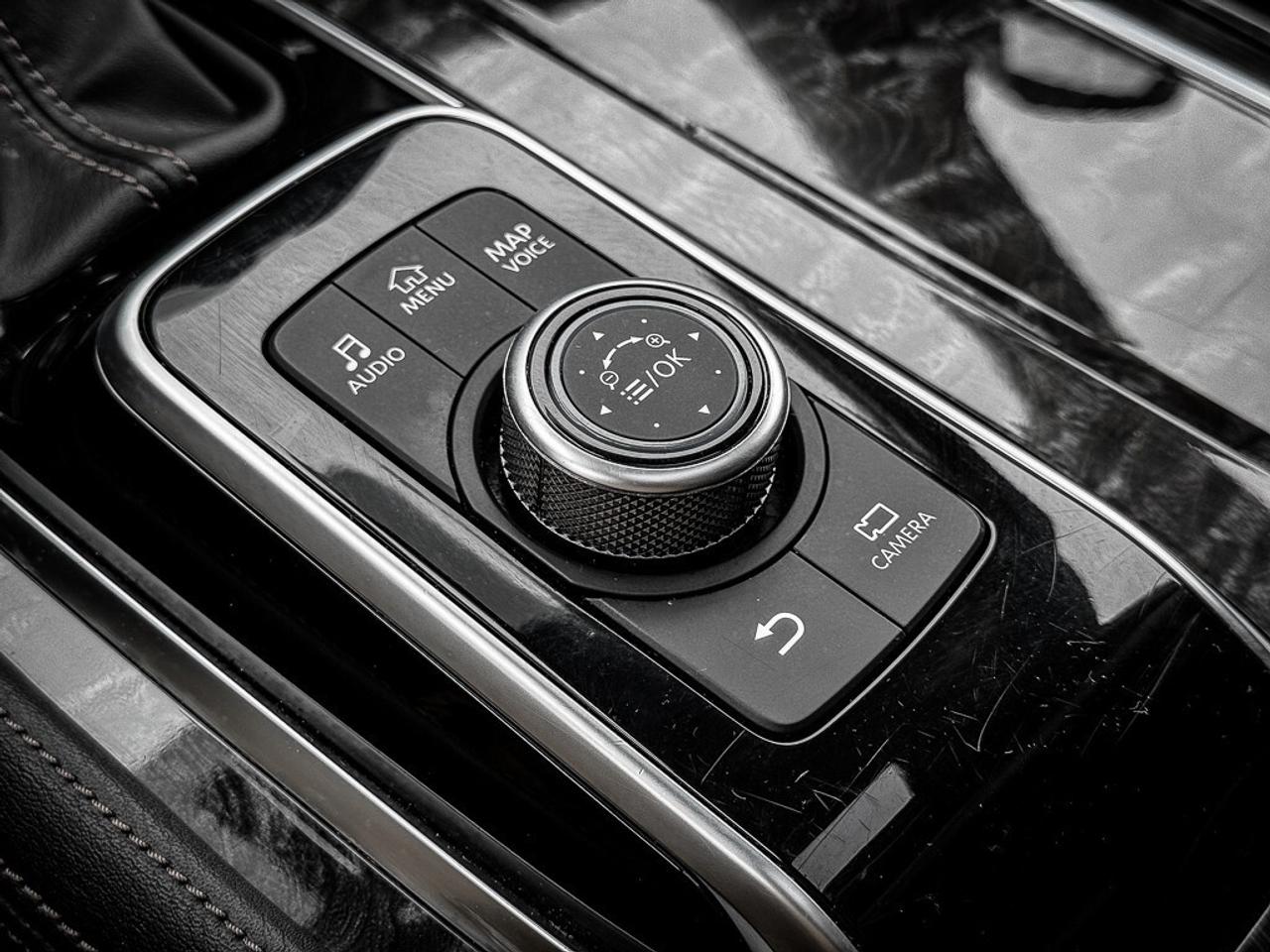 2024 Nissan Armada Platinum   SUNROOF   HEATED LEATHER   BOSE AUDIO Photo