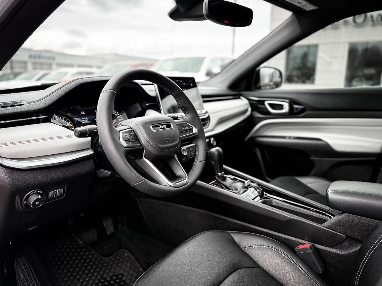 2025 Jeep Compass Limited   PANO ROOF   ALPINE AUDIO   HEATED SEATS Photo